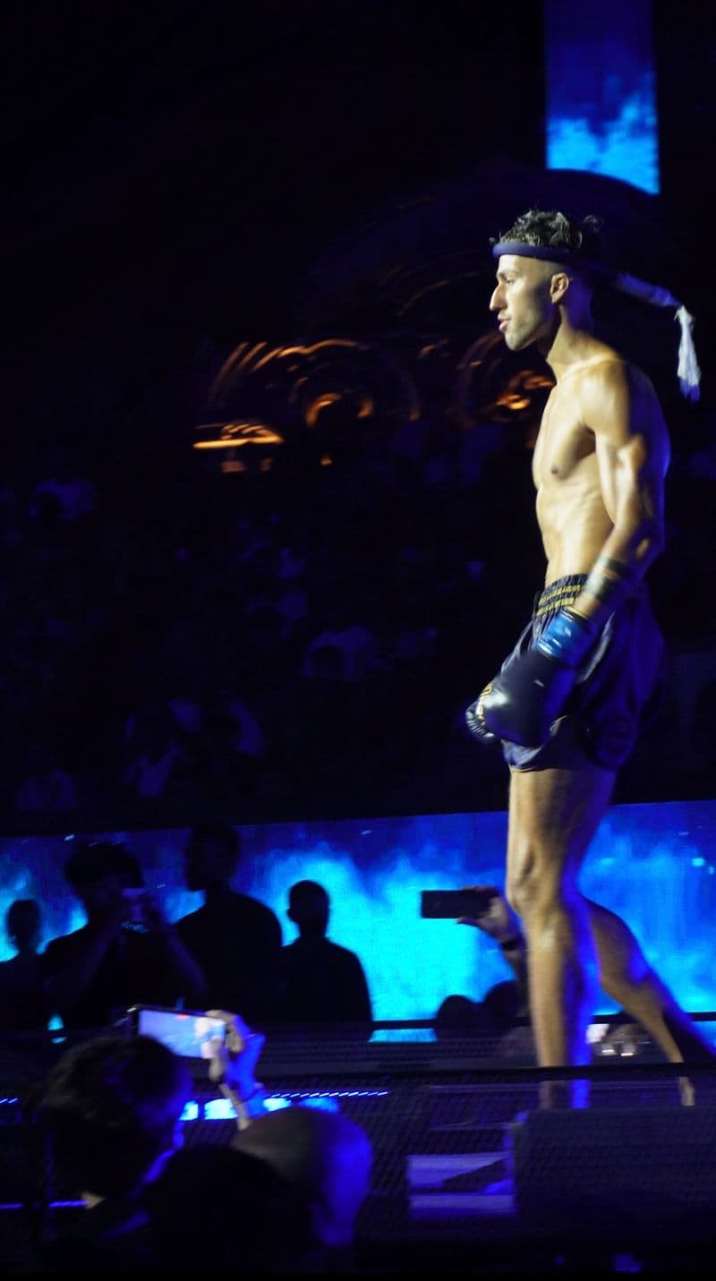 Entraîneur de Muay Thai au camp en Thaïlande Sofiane